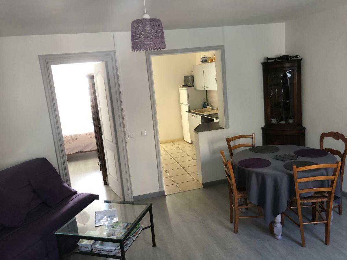 Gite Ancien Relais De Saint-Jacques La Roche Guyon Bagian luar foto
